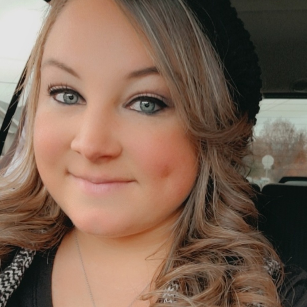 Meet your Posher, Andrea